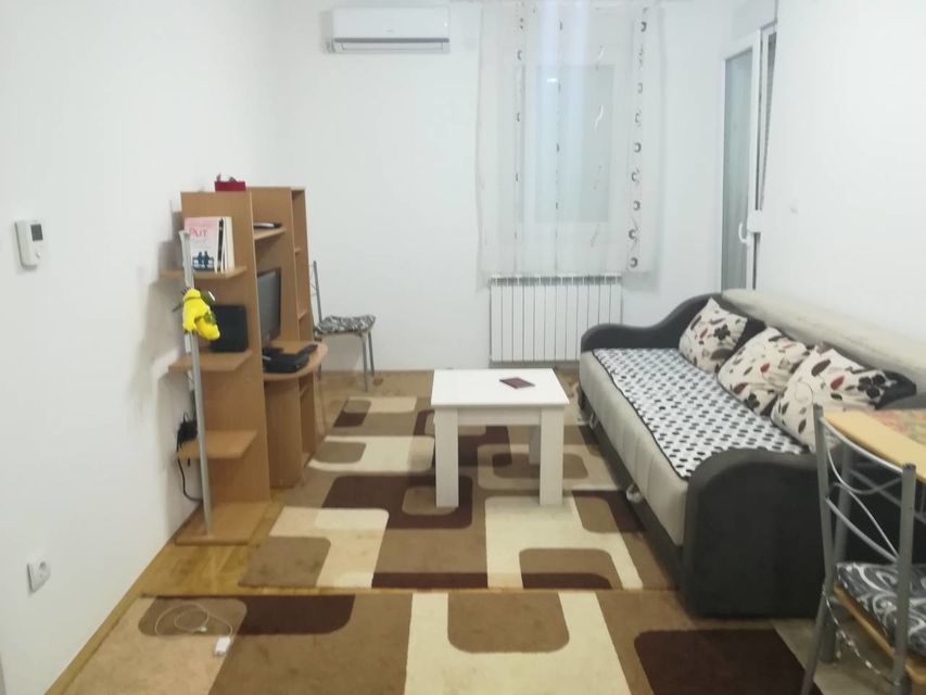 Hadži-Mustafina 24, Beograd