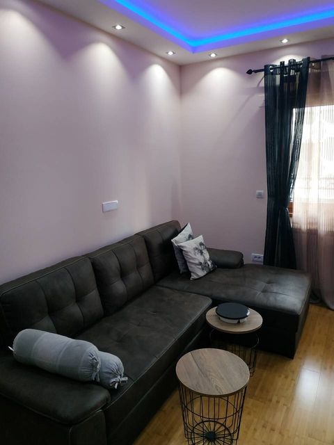 Dobropoljska 56, Beograd - 17