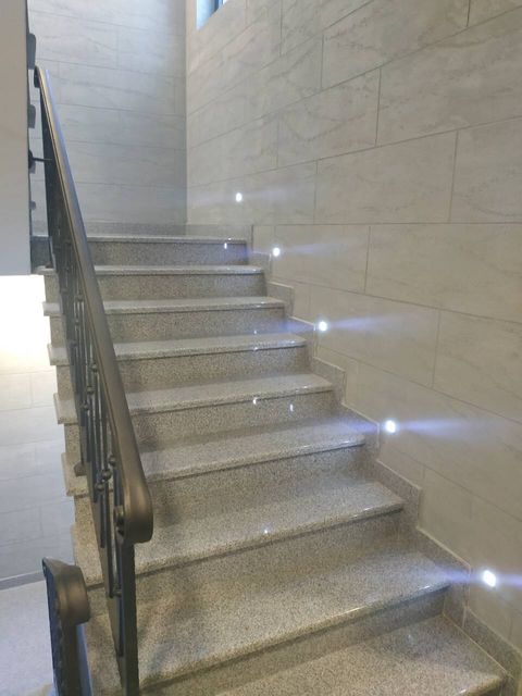 Dobropoljska 56, Beograd - 6