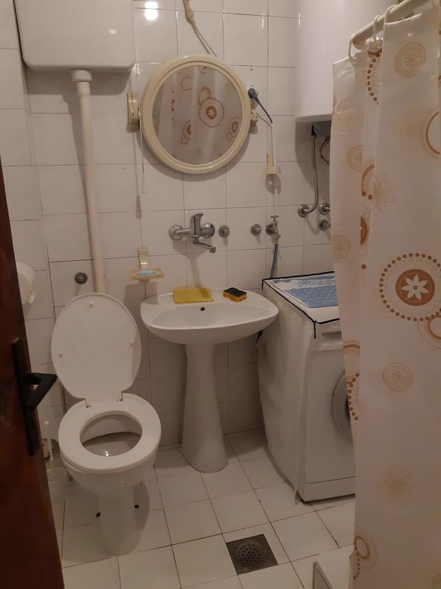 Šibenička 3, Beograd - 14