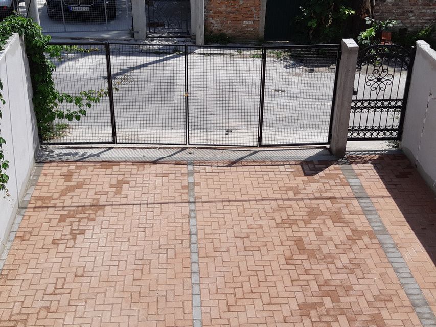 Šibenička 3, Beograd - 2