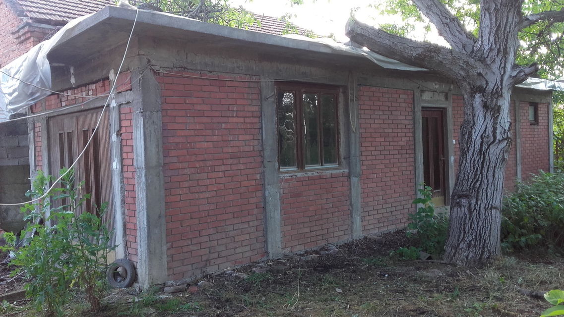 Vojske Jugoslavije 42, Lučina - 9