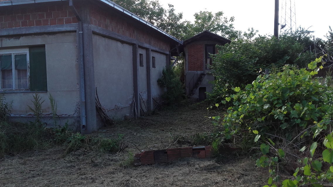 Vojske Jugoslavije 42, Lučina - 2