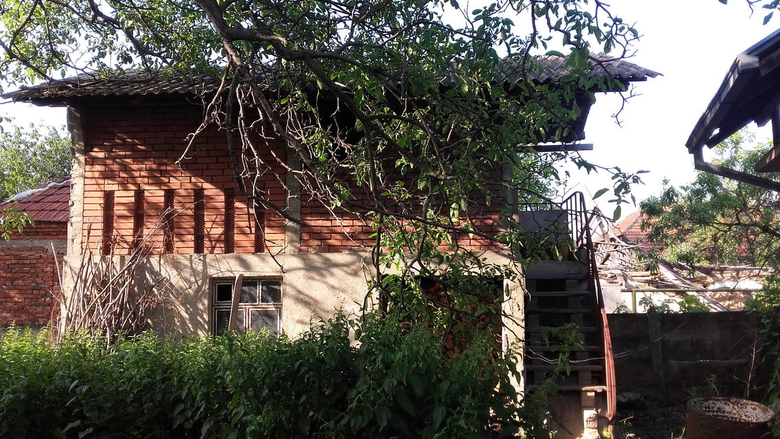 Vojske Jugoslavije 42, Lučina - 8