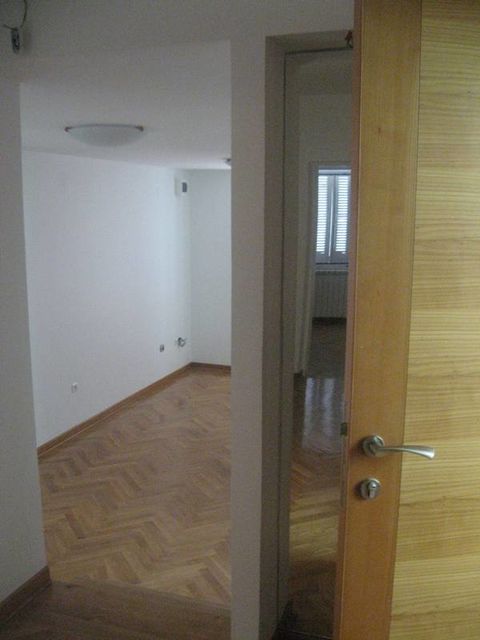 Izvorska 100, Beograd - 6