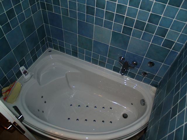 Izvorska 100, Beograd - 15