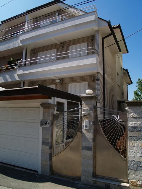 Izvorska 100, Beograd