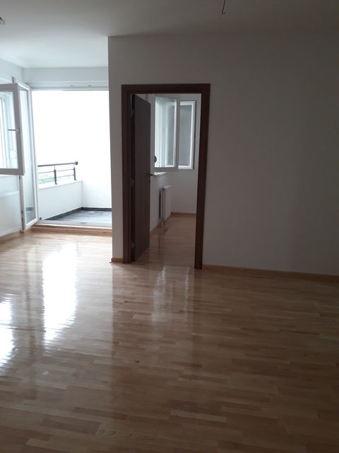 Kralja Petra Prvog 44, Nova Pazova - 2