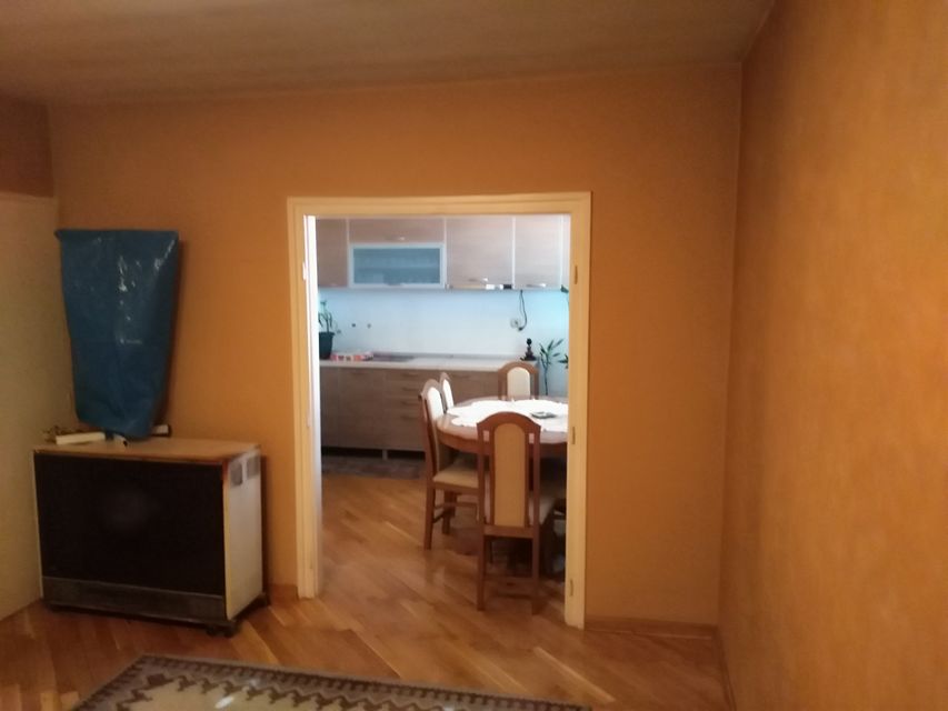 Dvadesetpetog maja 10, Beograd - 7