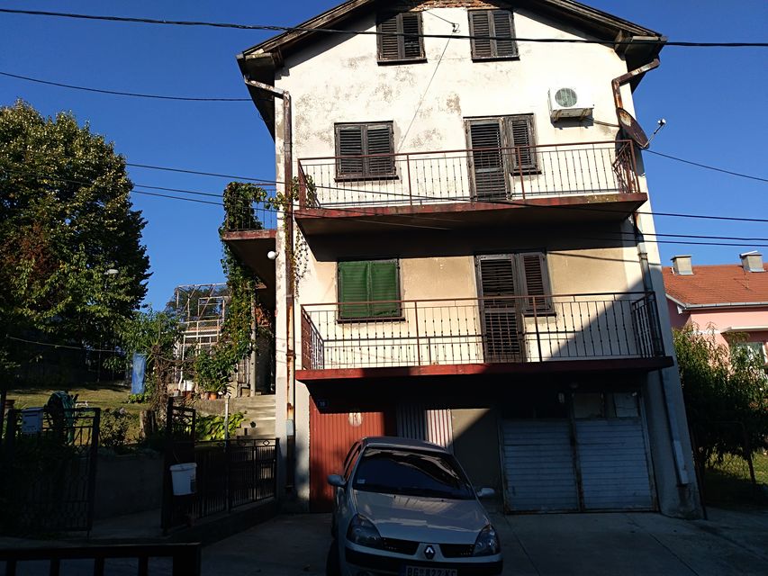 Dvadesetpetog maja 10, Beograd