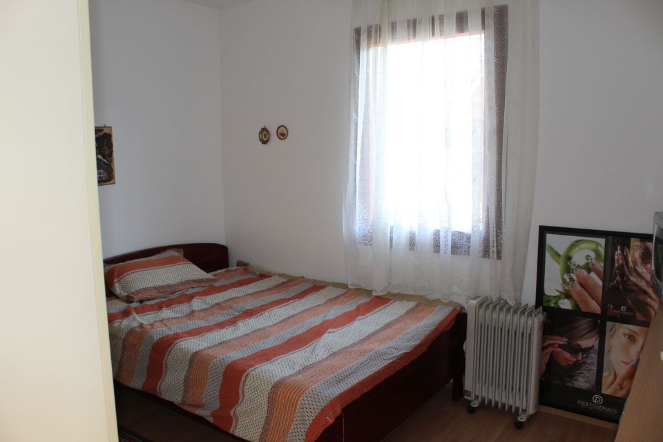 Isaka Singera 22, Beograd - 4