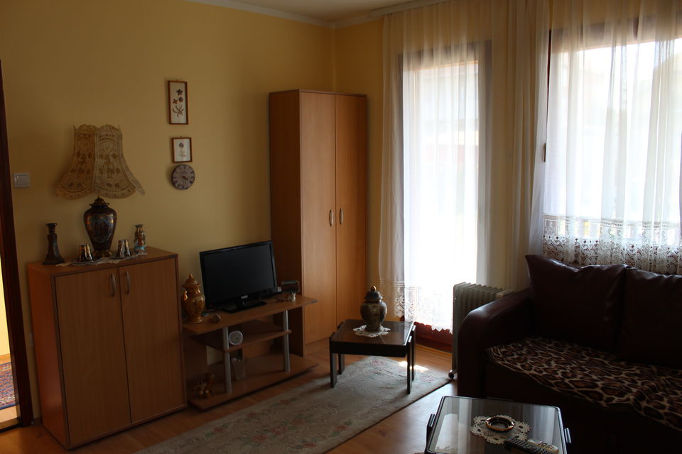 Isaka Singera 22, Beograd - 10