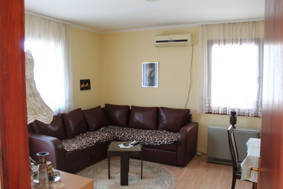 Isaka Singera 22, Beograd - 12