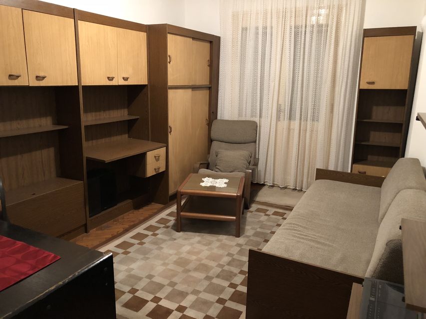 Niška 32, Beograd - 11