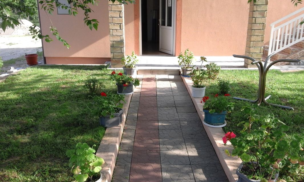 Bukovački put 68, Petrovaradin