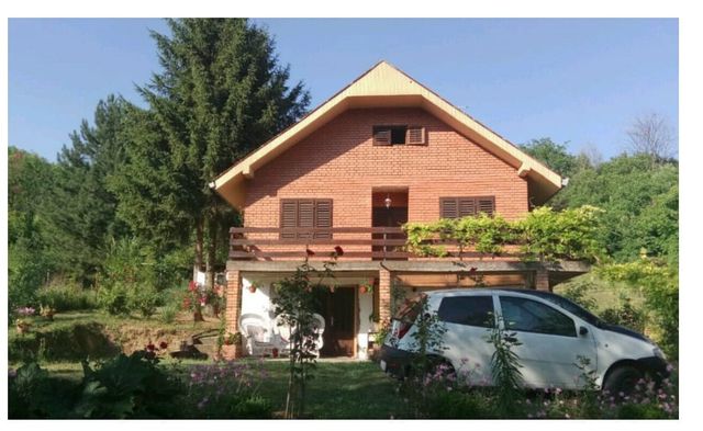 Starca Vujadina 5, Inđija - 1