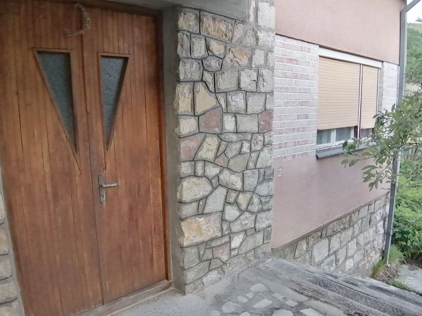 Partizanska  107, Dobra - 7