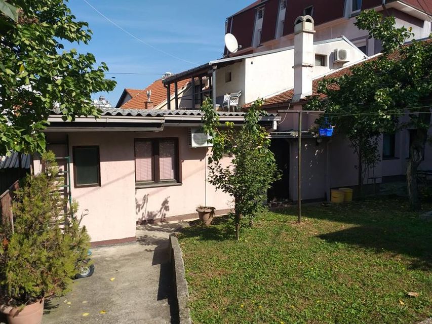 Veselina Masleše 13, Beograd - 2