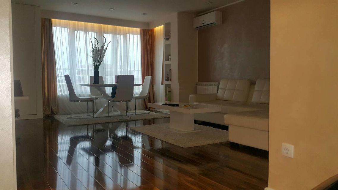 Bulevar Jovana Dučića 7, Novi Sad