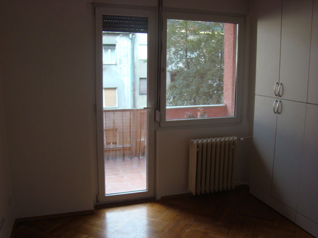 Nikolaja Krasnova 17, Beograd - 3