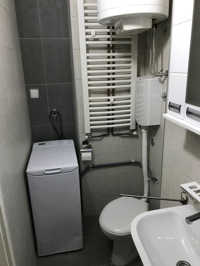 Emilije Jakšić 45-45a, Beograd - 6