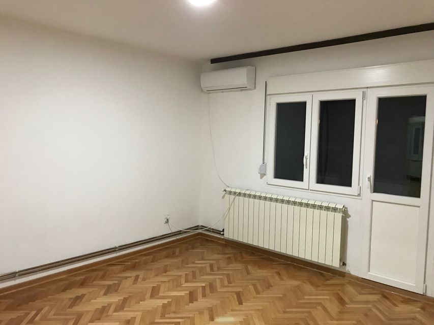 Emilije Jakšić 45-45a, Beograd