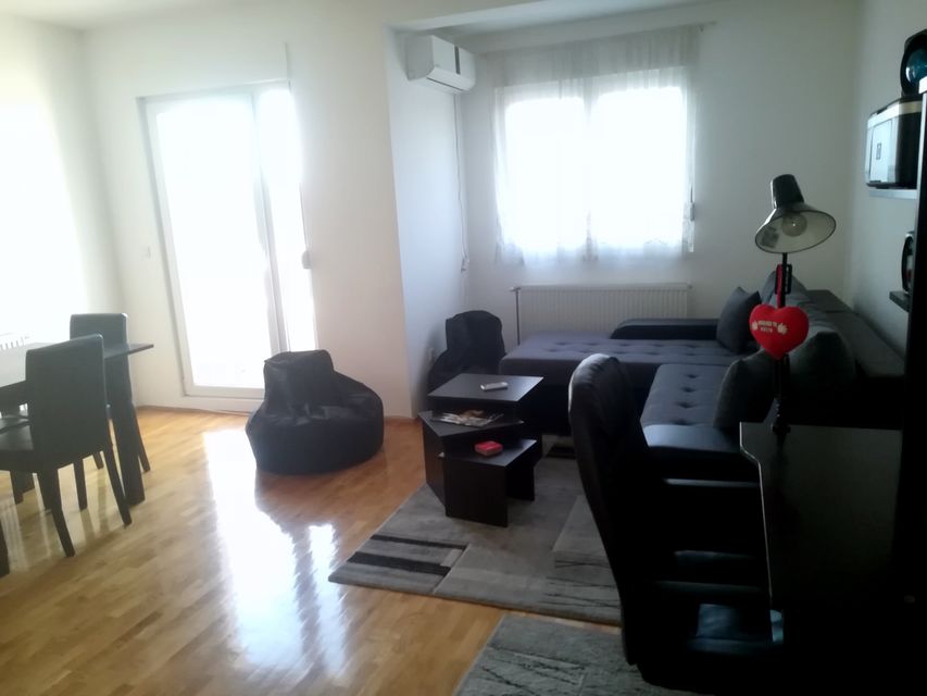 Milanke Kljajić 6, Beograd - 2