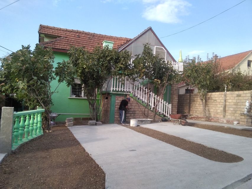 Grobljanska  7, Vrdnik - 1