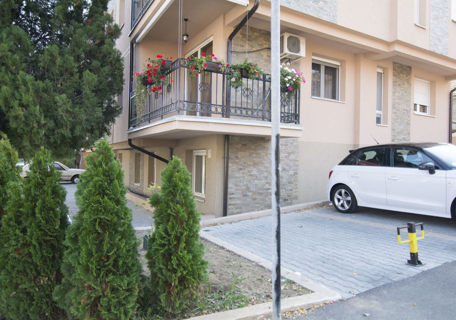 Esad Pašina 14, Beograd - 8