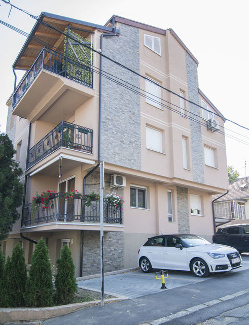 Esad Pašina 14, Beograd - 9