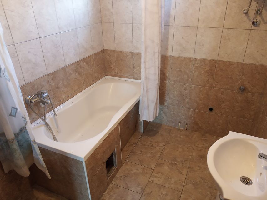 Dejana Dubajića 32, Beograd - 7