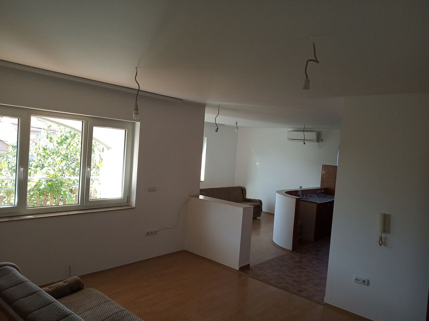 Dejana Dubajića 32, Beograd - 2