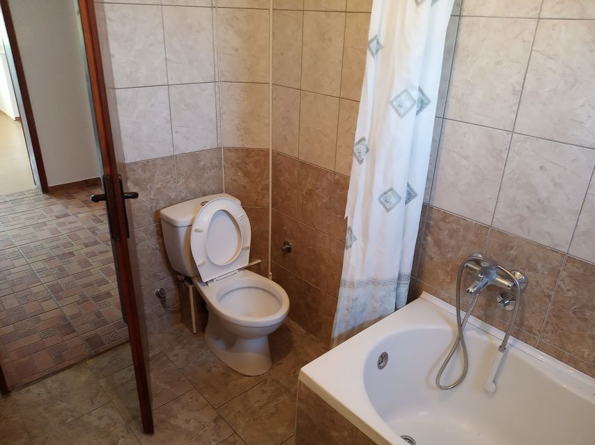 Dejana Dubajića 32, Beograd - 8