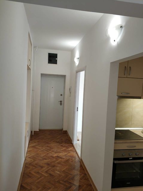 Sremskih odreda 8, Beograd - 3