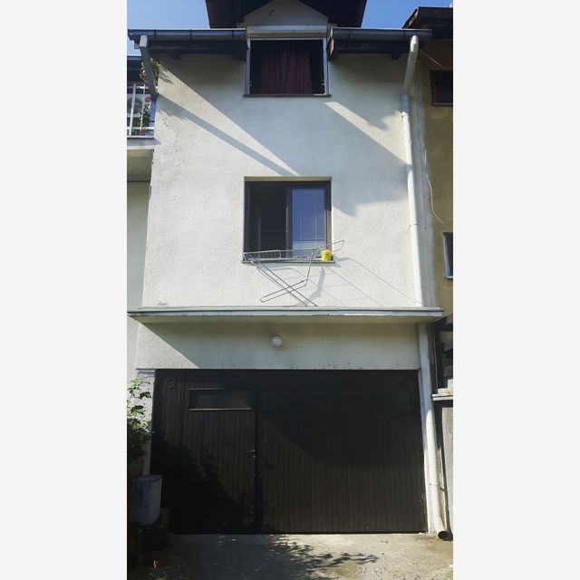 Mrakovička 44, Beograd - 4