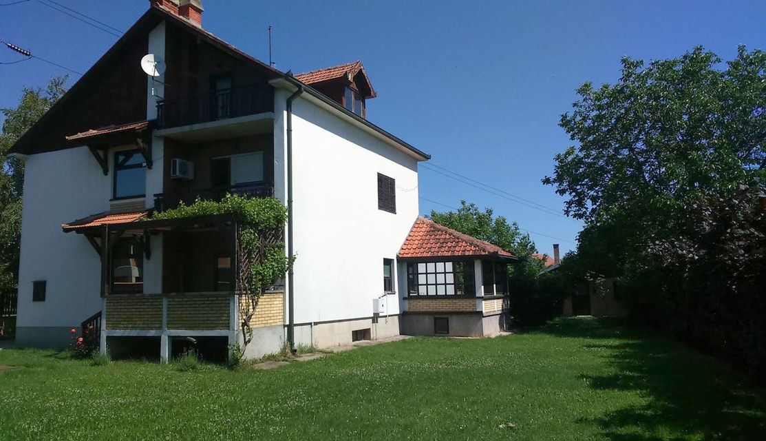 Rastka Nemanjića 38, Mladenovac