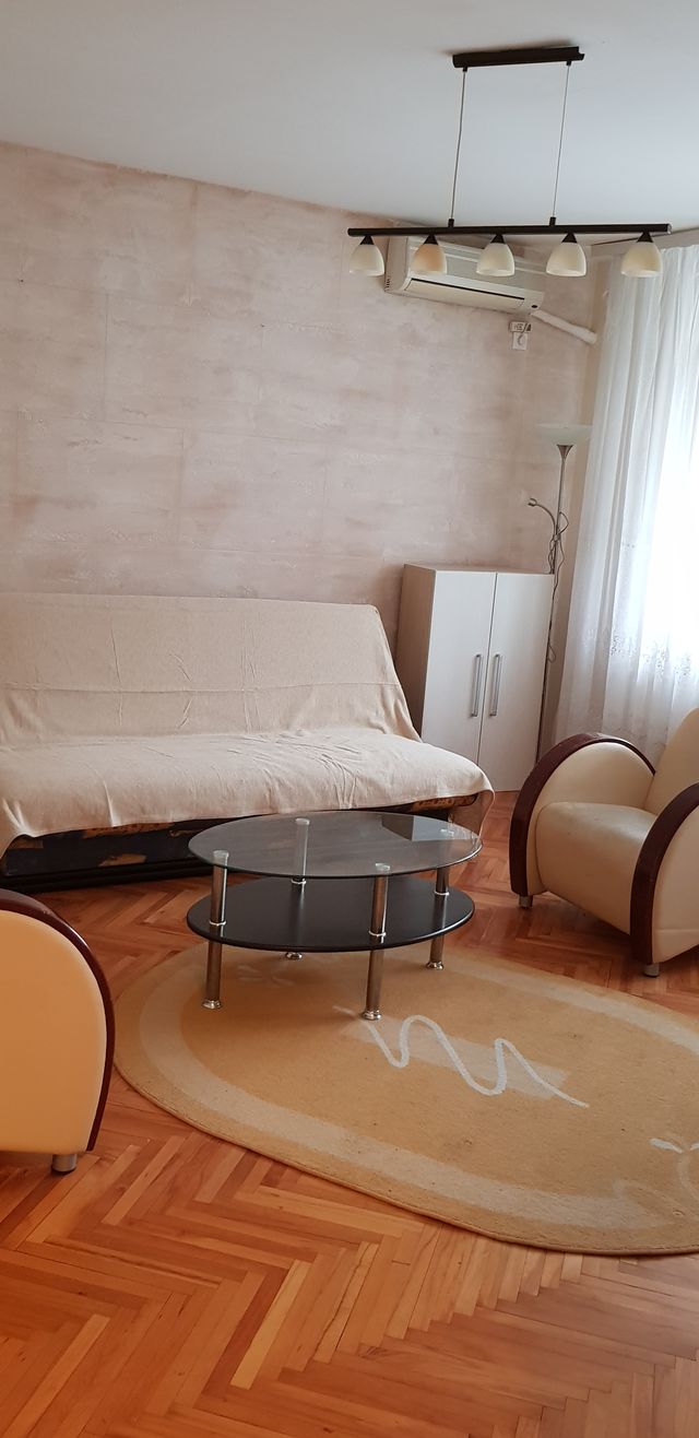 Stevana Opačića 16, Beograd