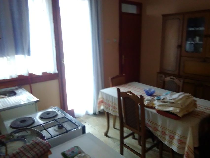 Žarka Zrenjanina 7, Jaša Tomić - 6