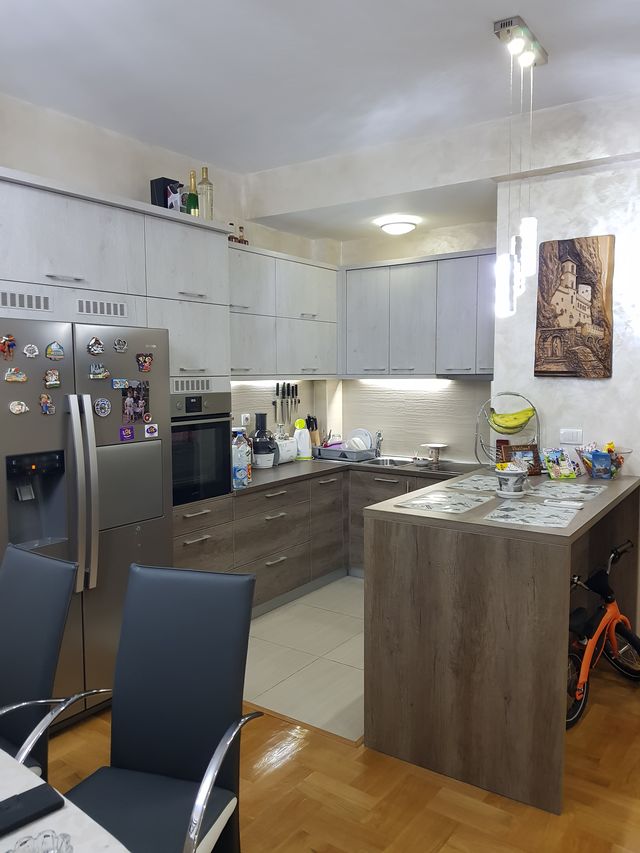 Bratstva i Jedinstva 89, Beograd