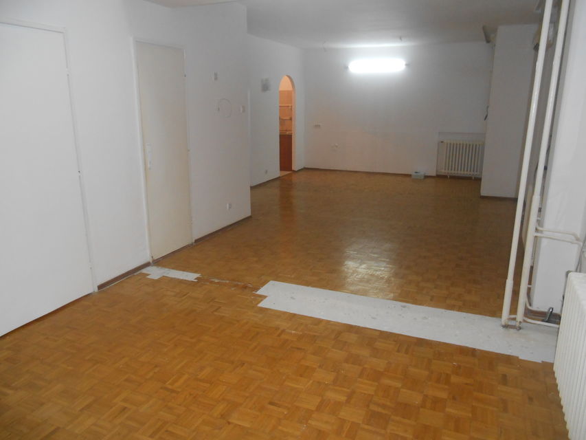 Španskih boraca 16, Beograd - 3