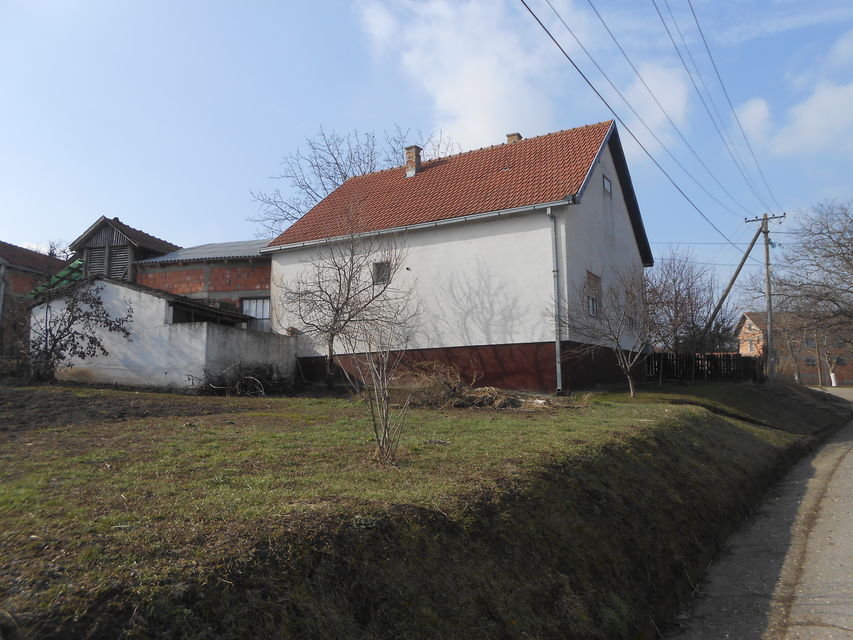 Braće Relića 18, Beška - 3