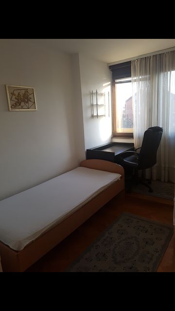 Nikolaja Gogolja 98, Beograd