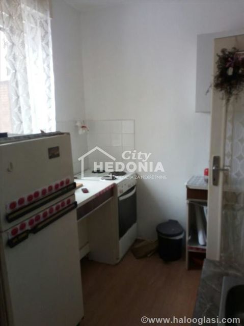 Šesnaestog oktobra 11, Beograd - 2