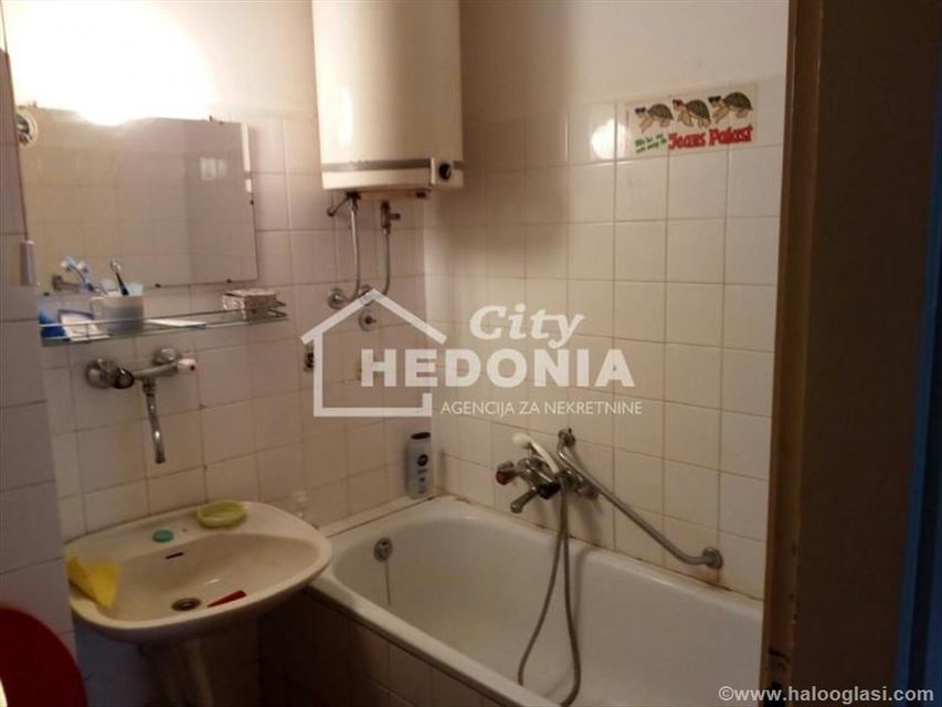 Šesnaestog oktobra 11, Beograd - 4