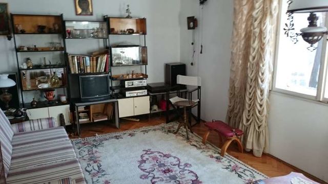 Husinskih rudara 49, Beograd - 2