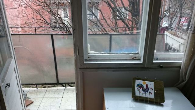 Husinskih rudara 49, Beograd - 9