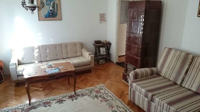Husinskih rudara 49, Beograd