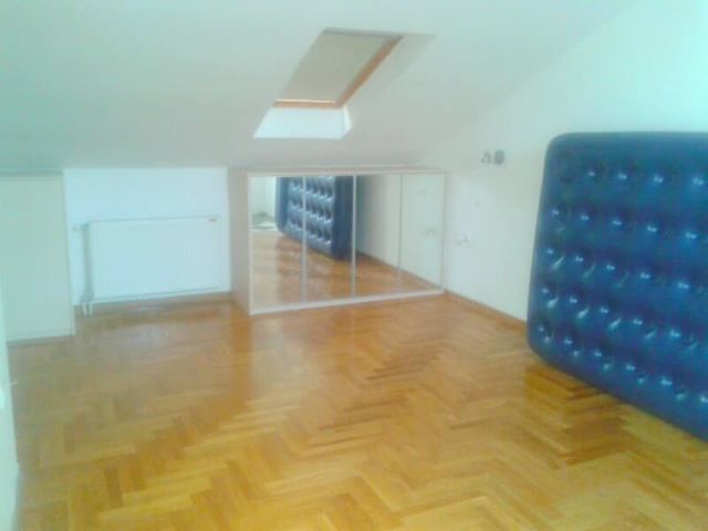 Lasla Gala 21, Novi Sad - 6