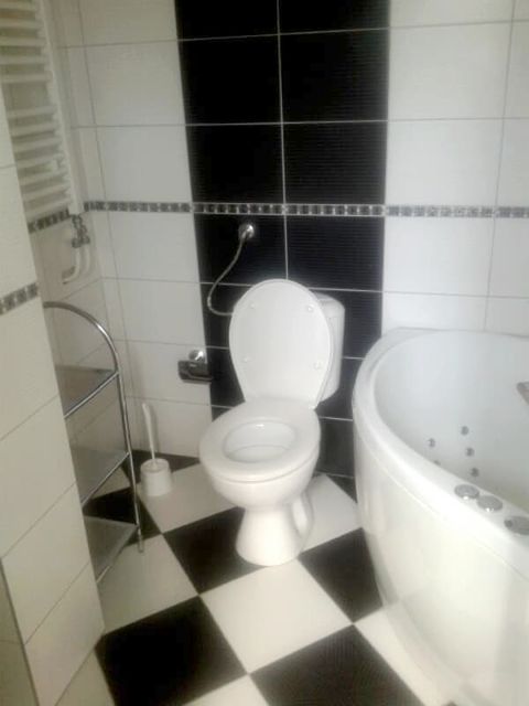 Lasla Gala 21, Novi Sad - 8