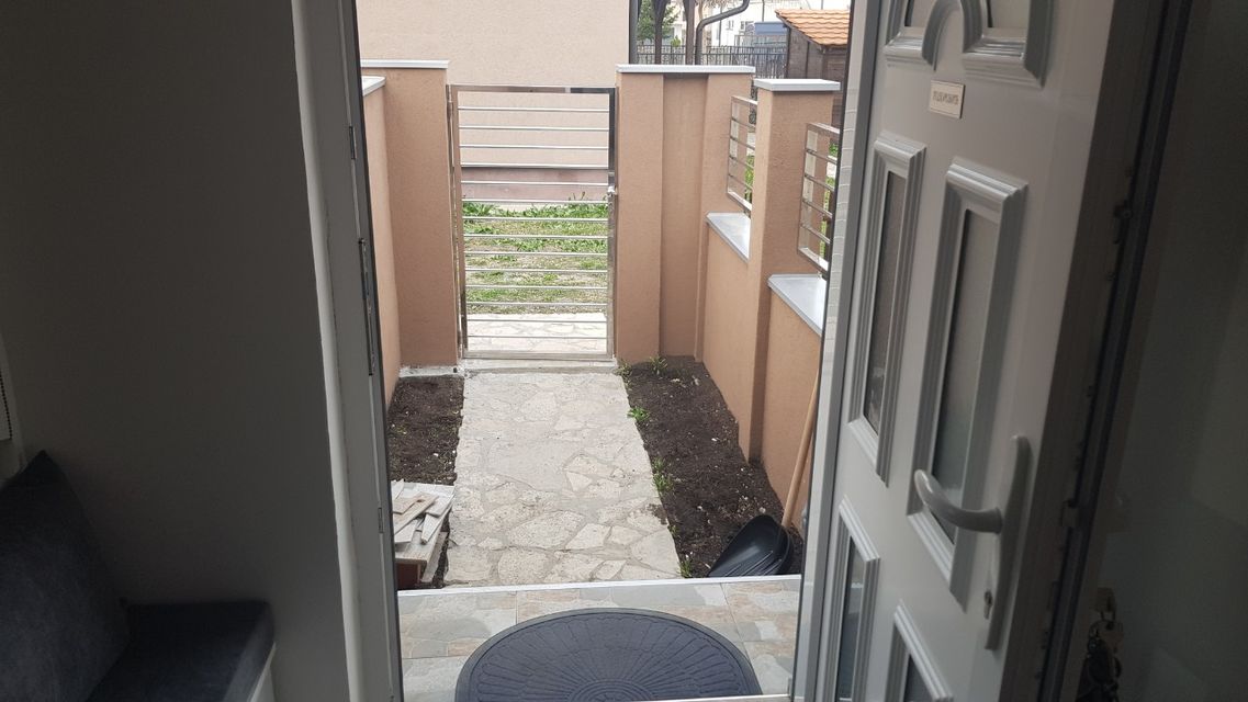 Sutjeska 7, Beograd - 8